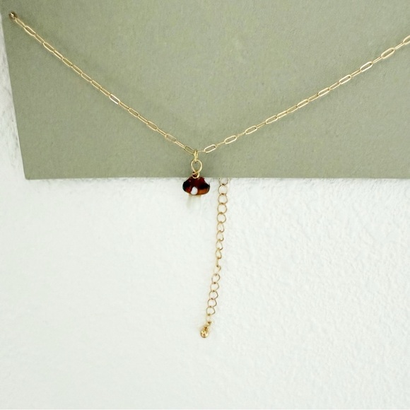 NWT Urban Outfitters Gold Mushroom Charm Chain Necklace - Picture 3 of 3
